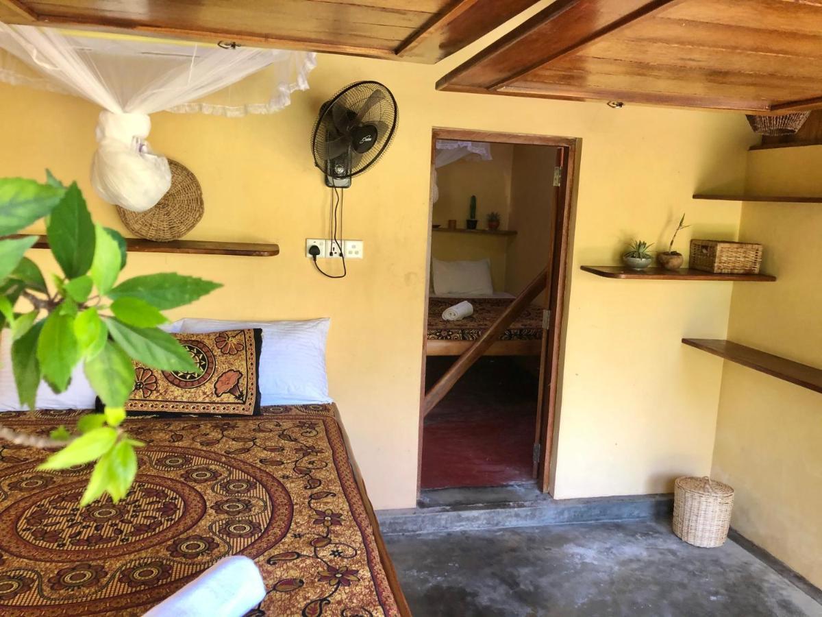 Kite House Cafe Bed & Breakfast Kalpitiya Exterior photo