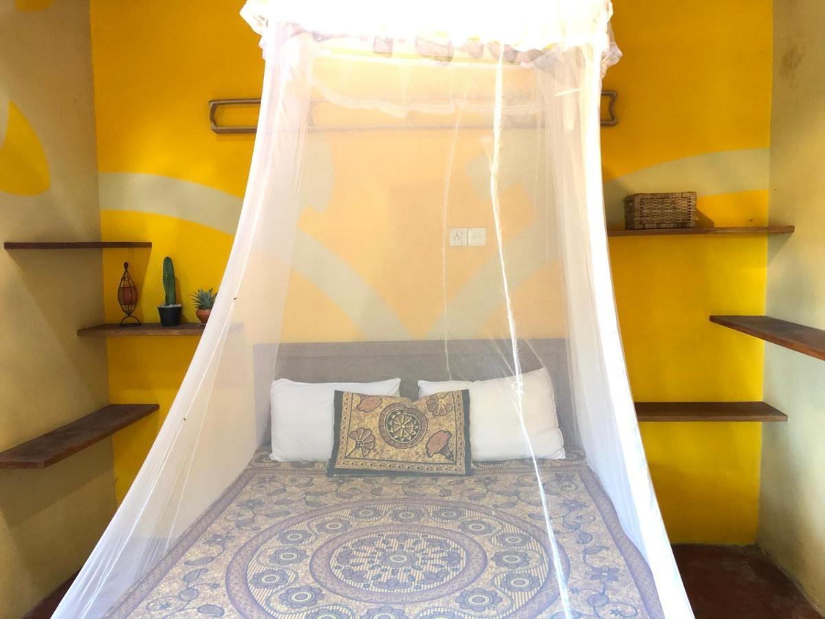 Kite House Cafe Bed & Breakfast Kalpitiya Exterior photo